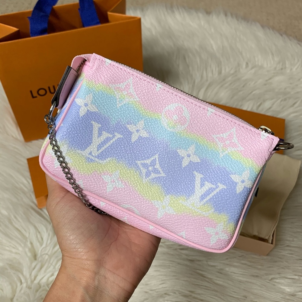 ❌SOLD❌ 🇫🇷 LOUIS VUITTON MINI POCHETTE ESCALE 🌈